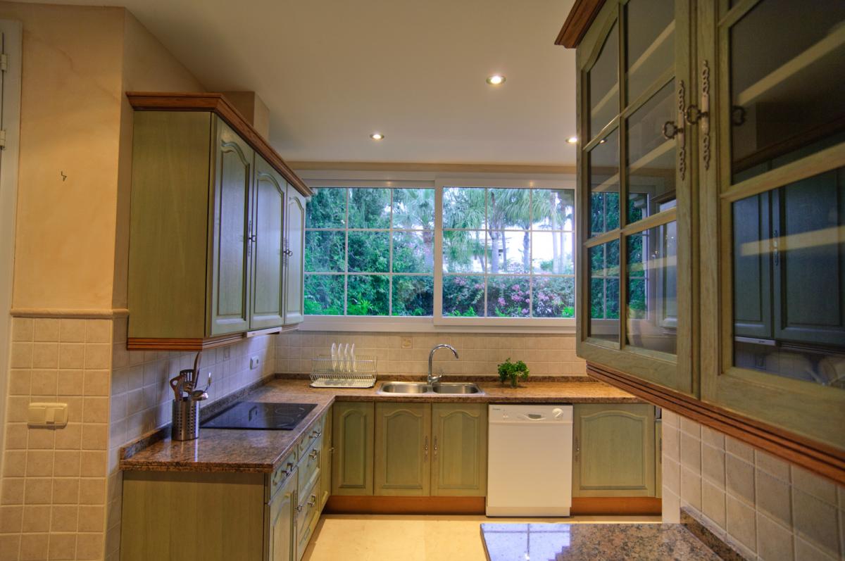 Fully equipped kitchen