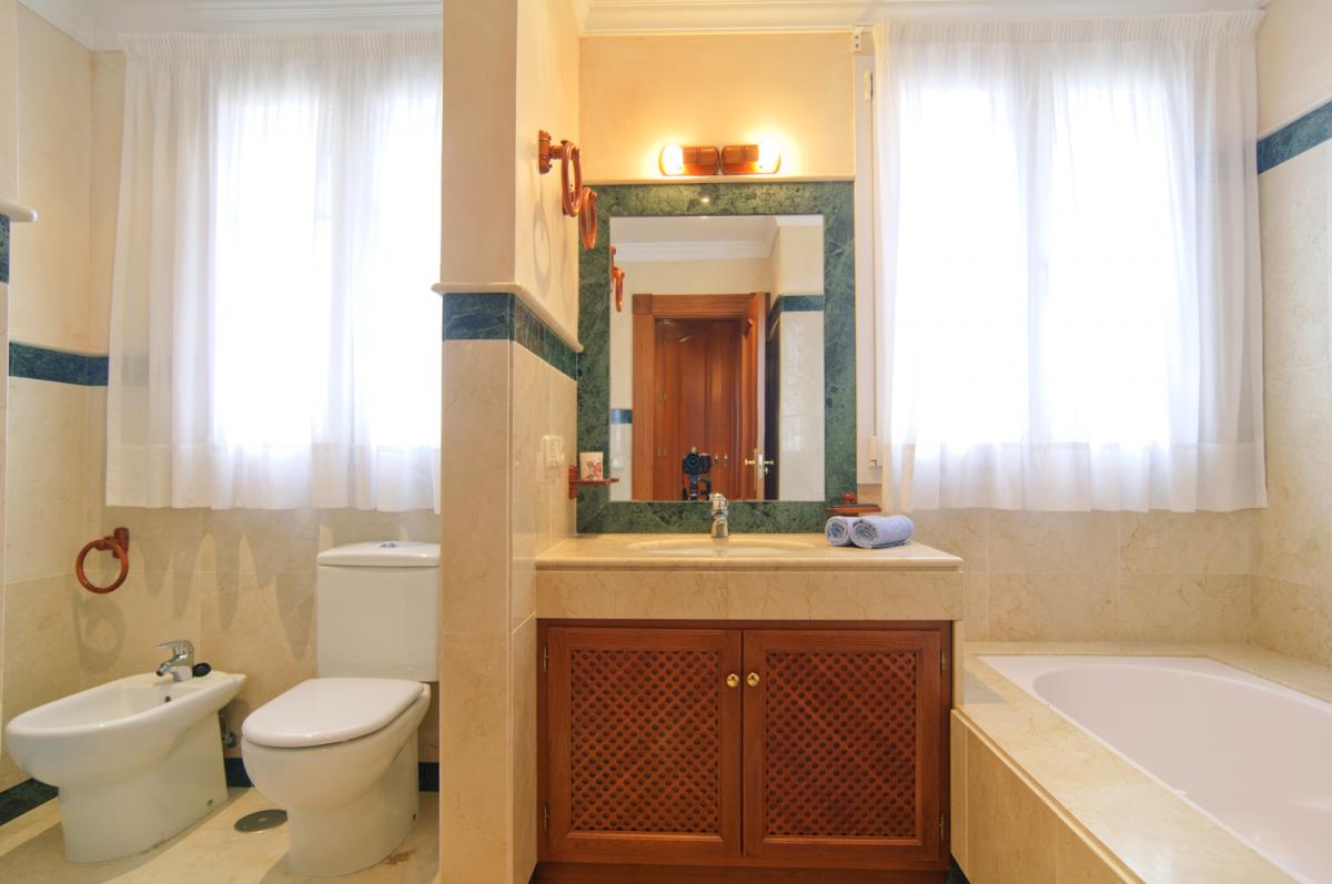 Upstairs bathroom